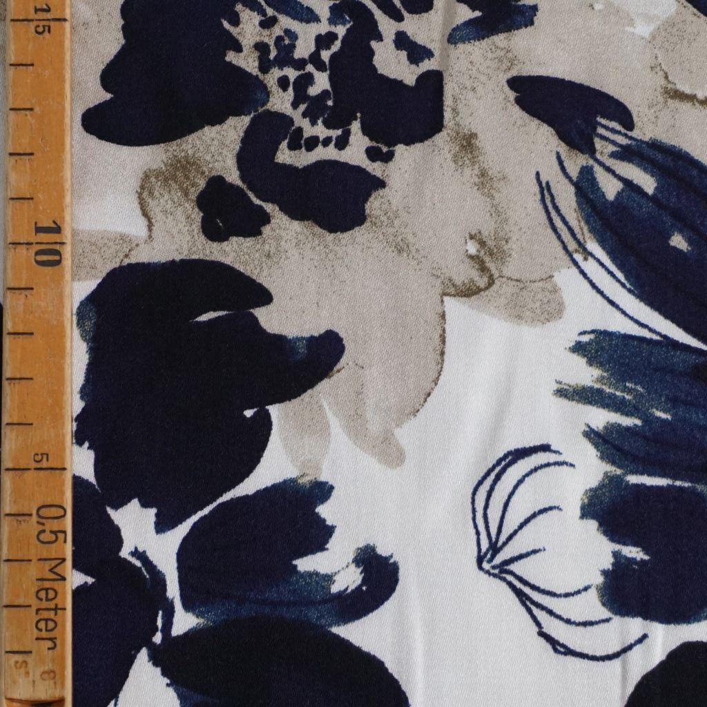 Viskose Druck Satin Blüten creme blau beige